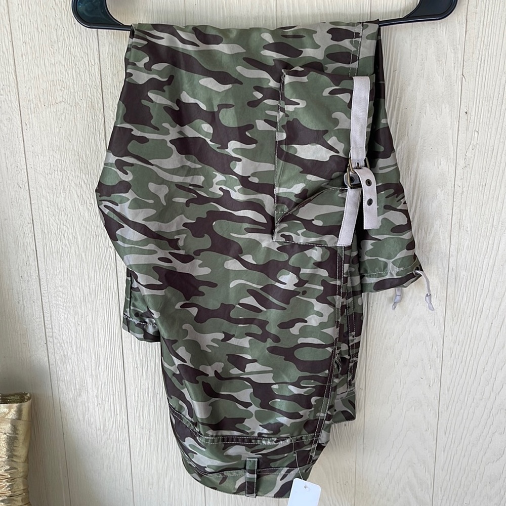 Camo satin capri pants